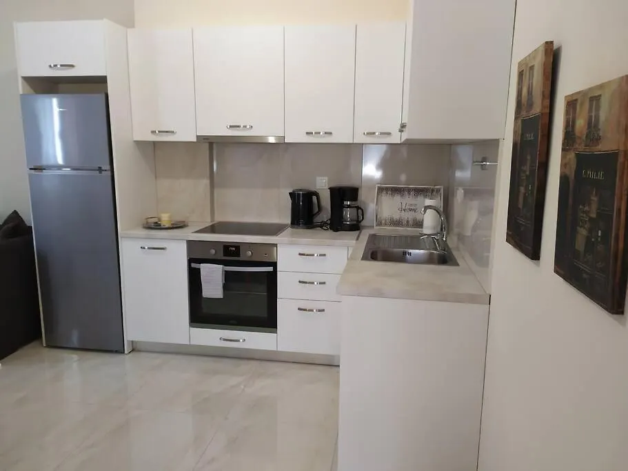 بيت للعطل Renovated Apartment 300M From The Sea إيريسوس